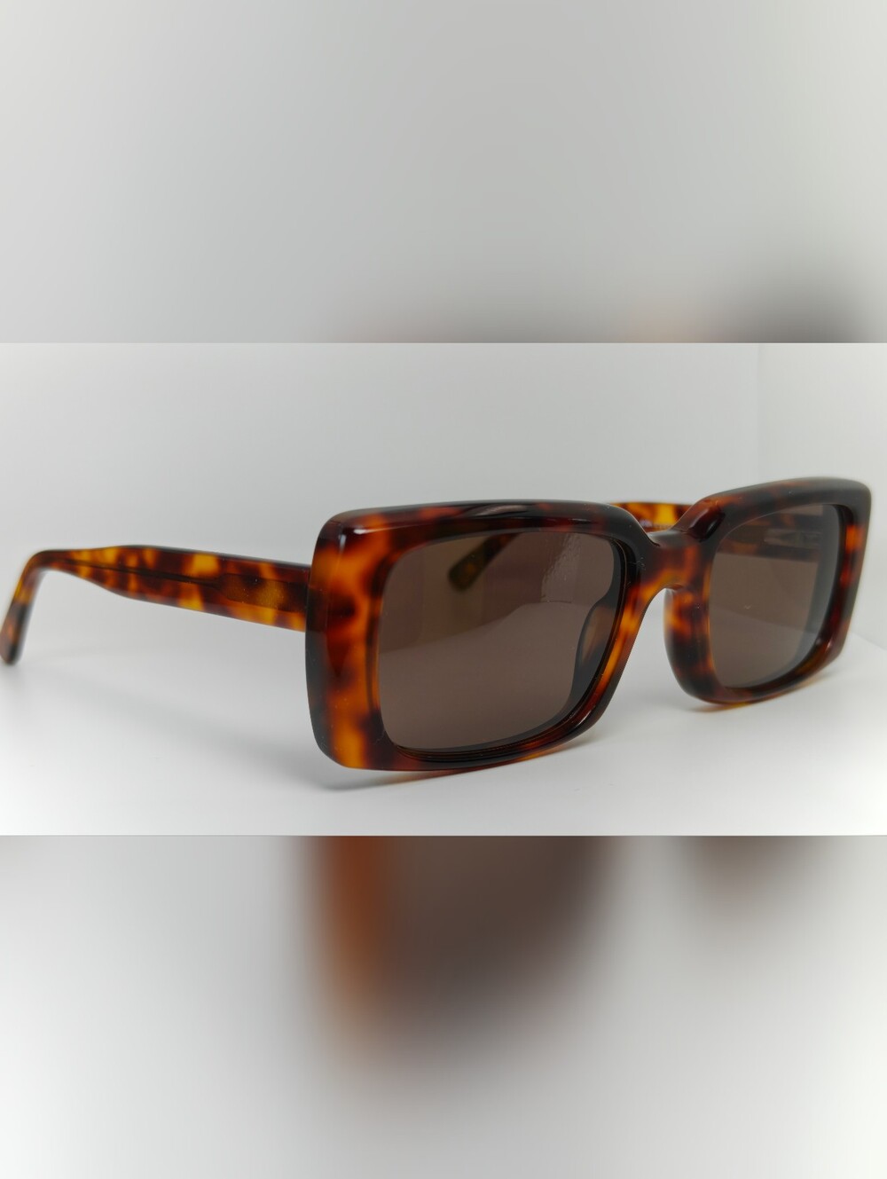 Impression. Classic Tortoiseshell Rectangular. Thicker Structure Front - Picture 5 of 11